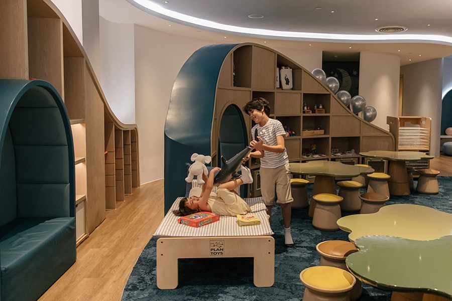 Children playing in Four Seasons Bangkok