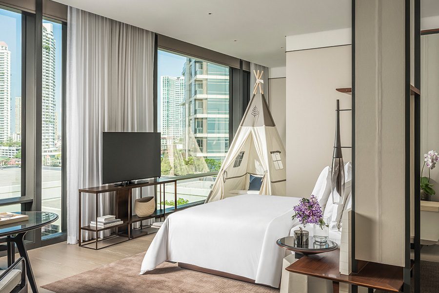 Bedroom of Four Seasons Bangkok