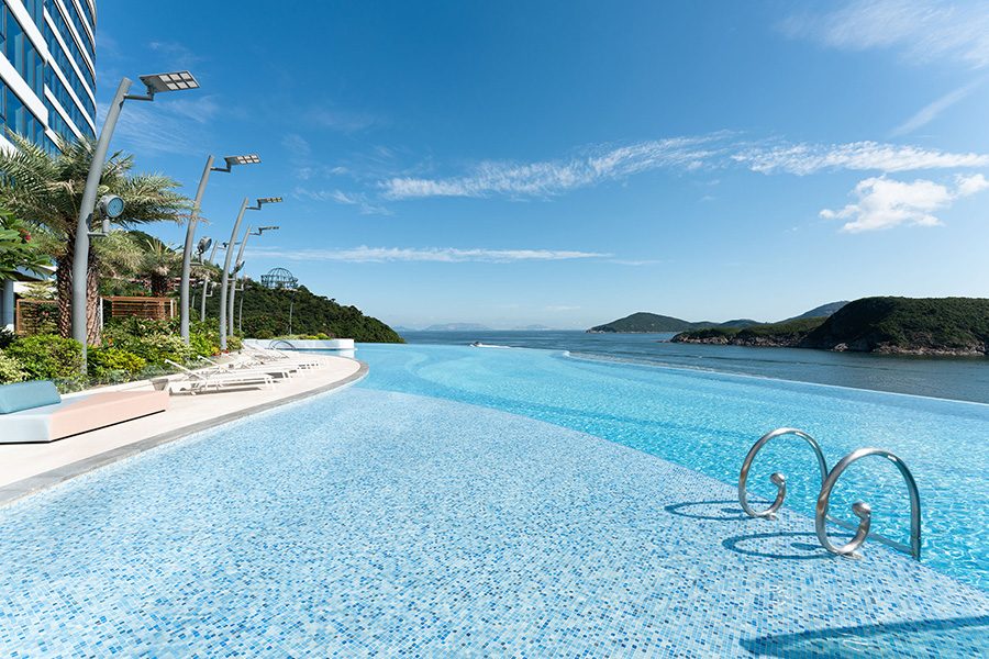 Swimming pool in Fullerton Ocean Park Hotel