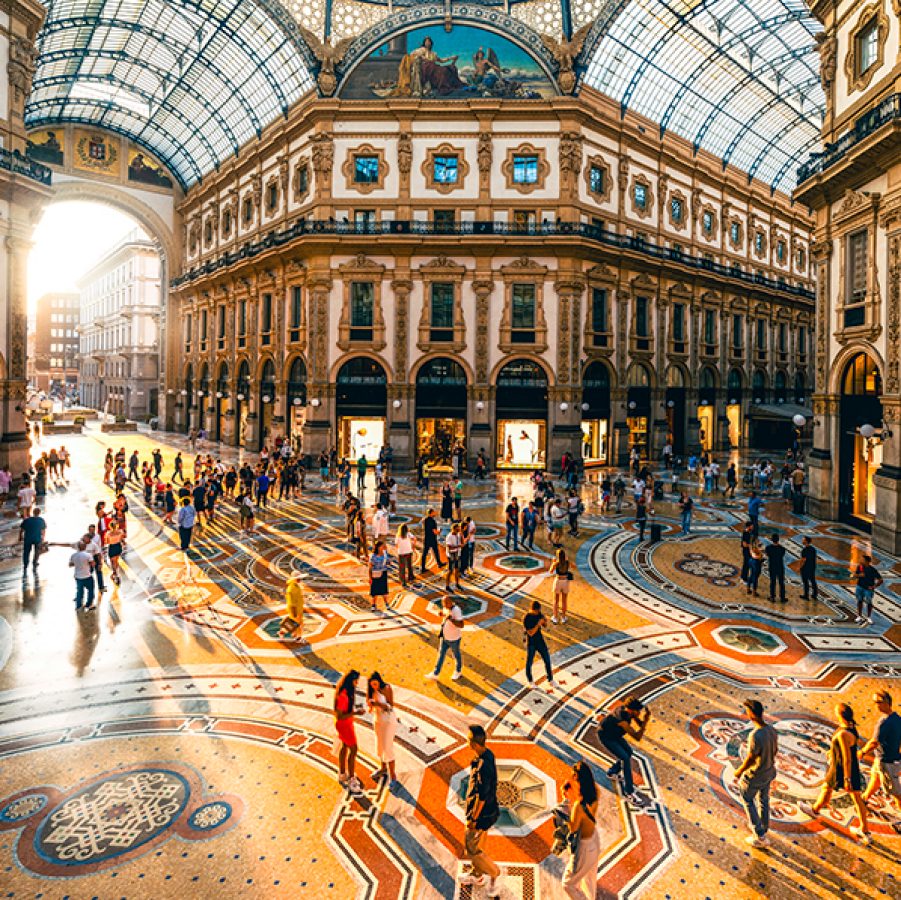 Shopping avenue in Milan 