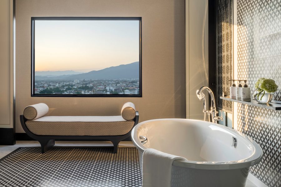 InterContinental Chiang Mai The Mae Ping bathroom and bathtub
