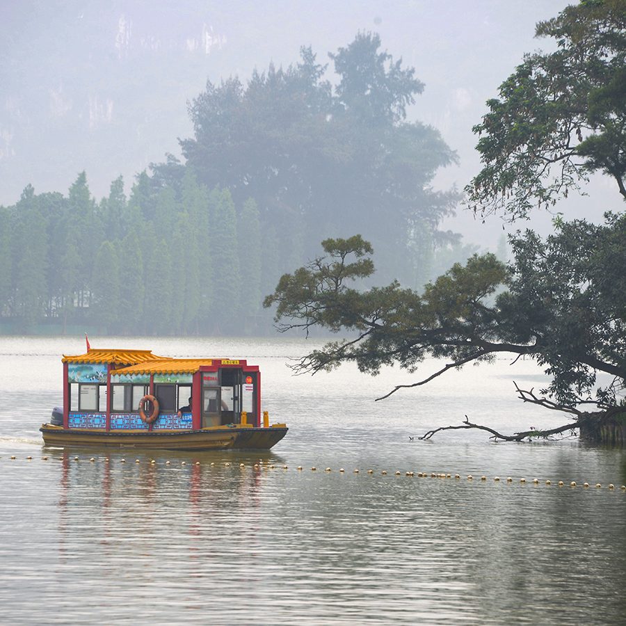 A boat traveling on Seven Star Crags Lake.