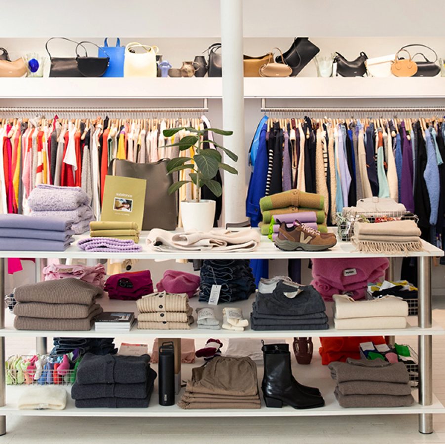 Clothes in Centre Commercial 
