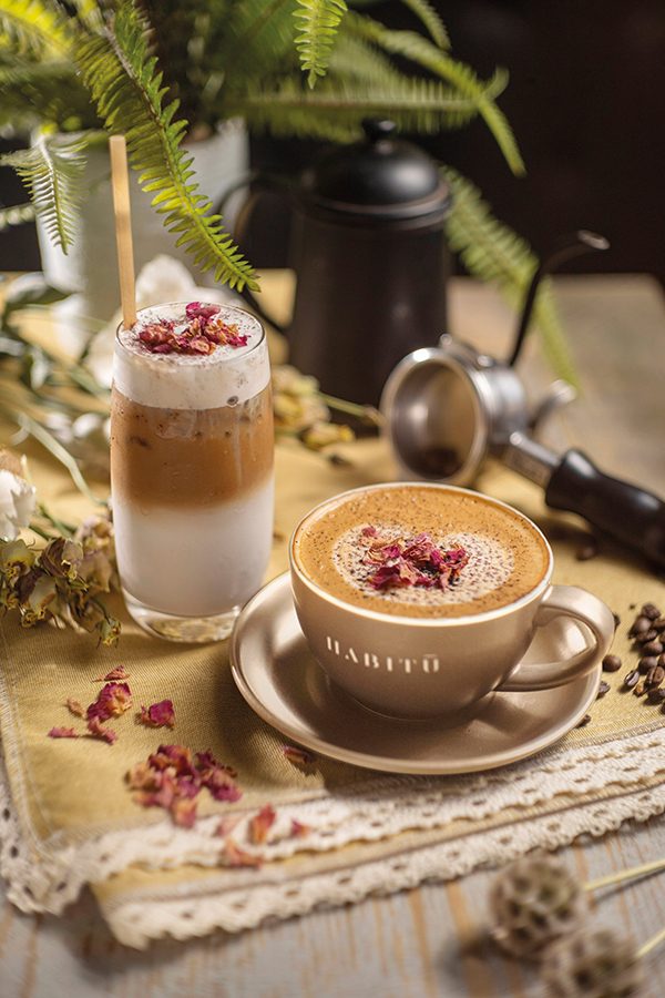 Rose petal -topped coffee at HABITU Table