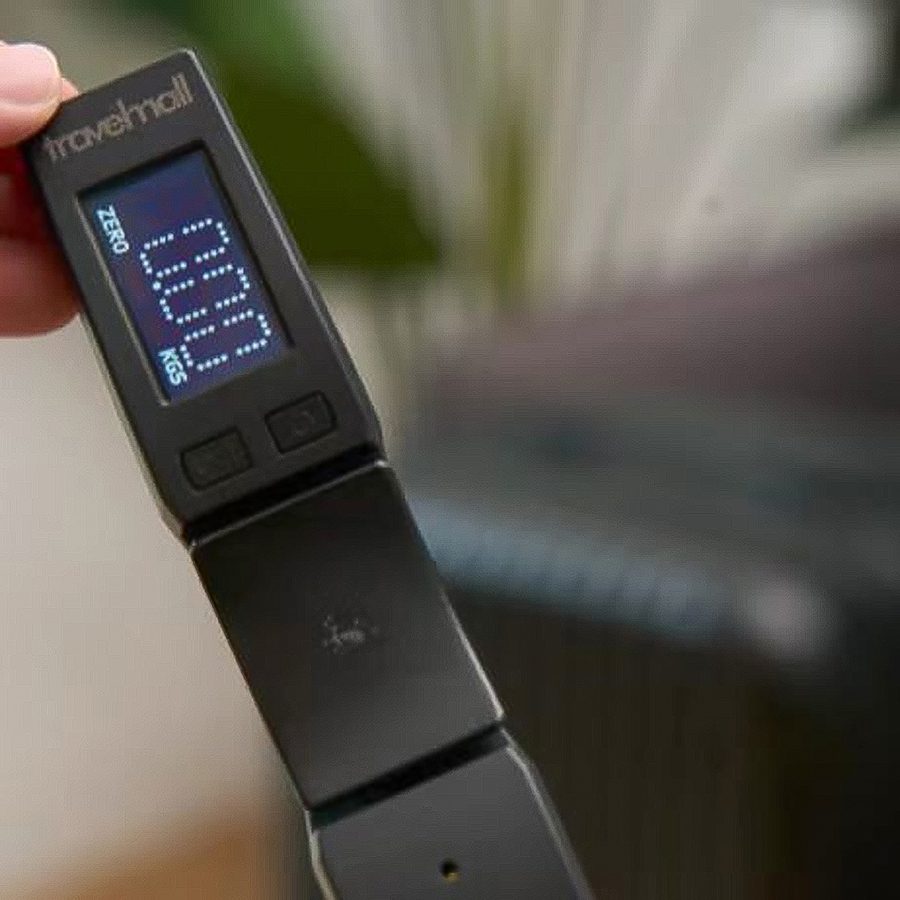 Close shot of the TravelMall Switzerland portable luggage scale 