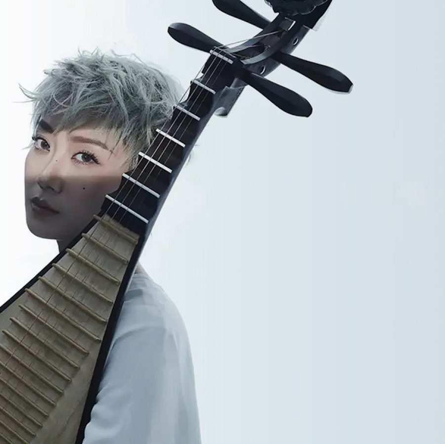 Jiang Motong holding her pipa
