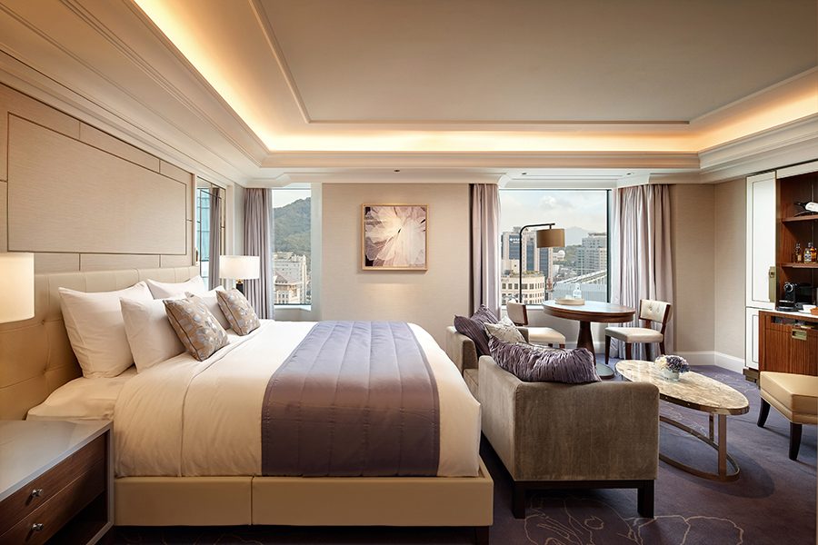 A guestroom with a large bed at Lotte Hotel Seoul