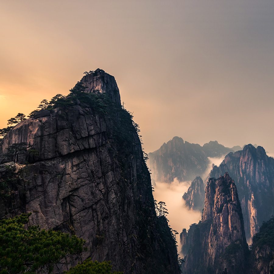 Huangshan range with many clouds above