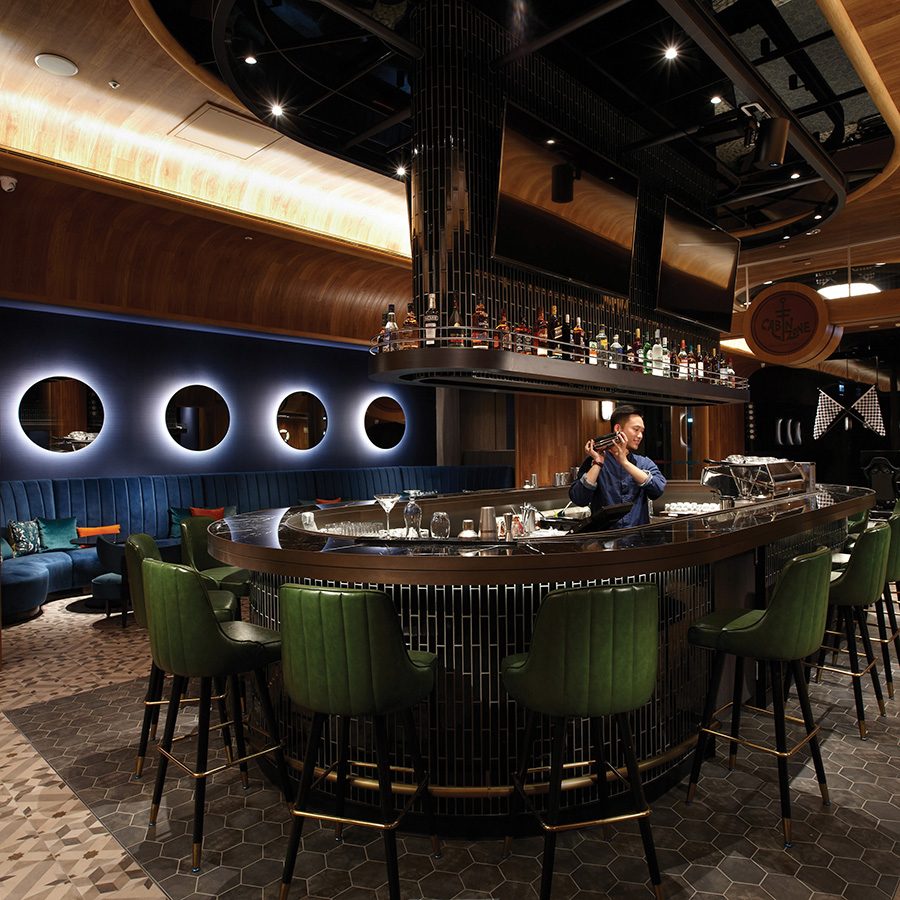 The marine-themed Blu Bar at COZZI Blu Taoyuan.