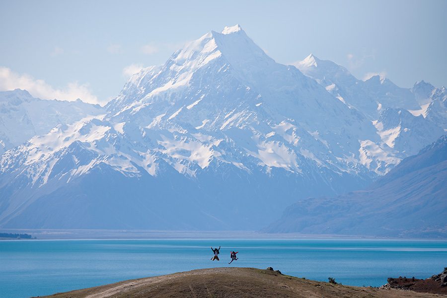 View of the New Zealand Southern Alps in the daylight 