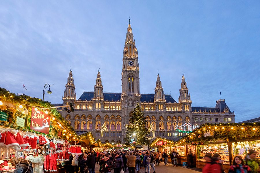 A crowded Christmas market at Vienna’s Rathausplatz.