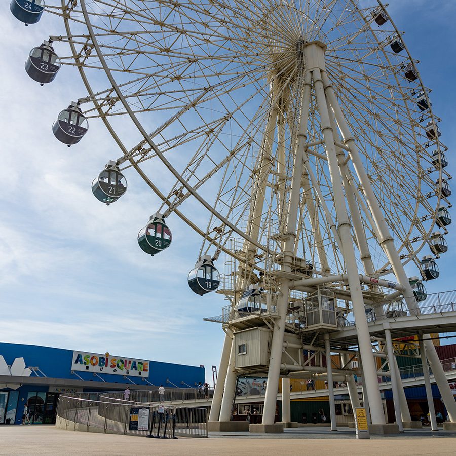 A Ferris wheel at Mitsui Outlet Park Taichung. 