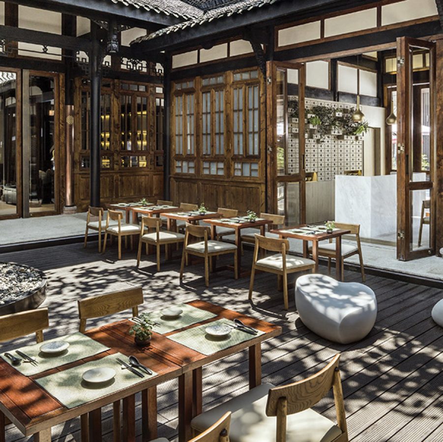 View of the courtyard at Mi Xun Teahouse