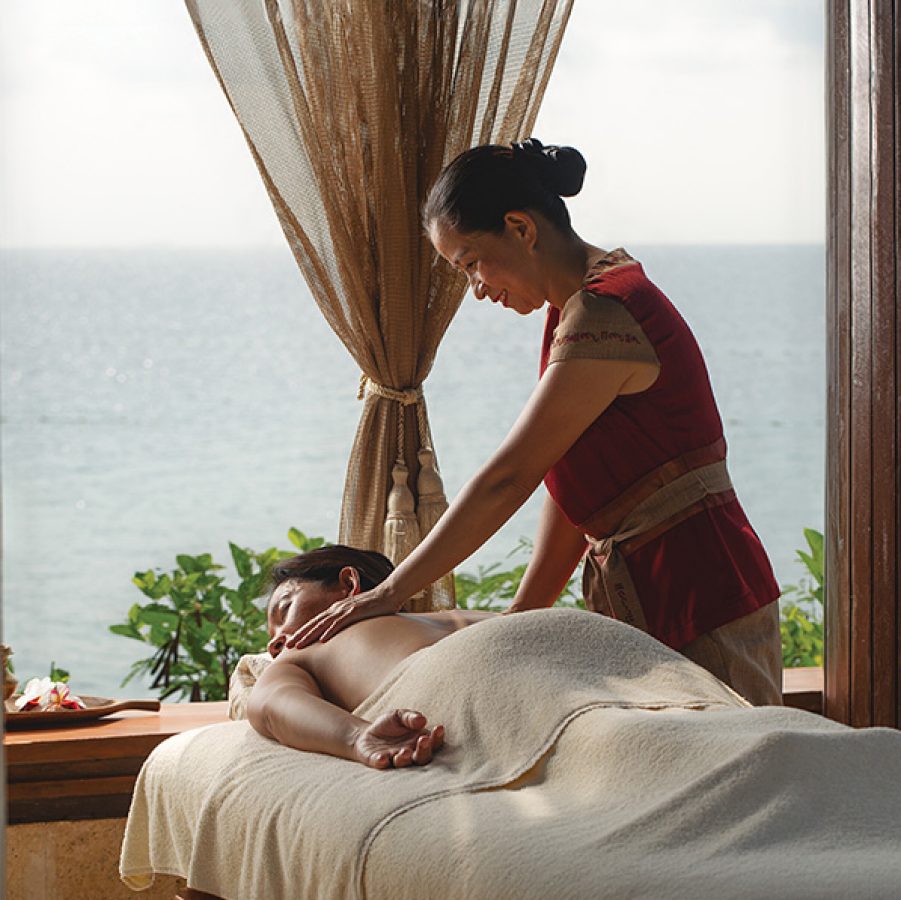 A massage taking place at Chi, The Spa in the Shangri-la Mactan in Cebu. 