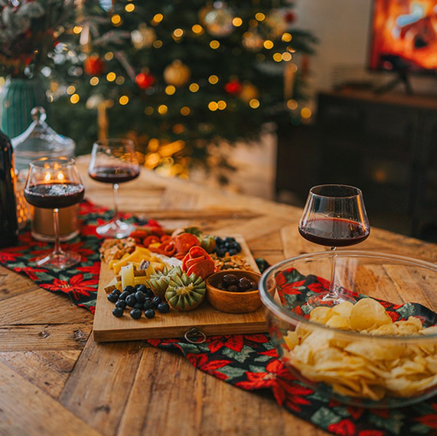 Table arrangement for a festive dinner party.