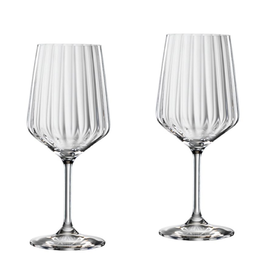 Product shot of the Spiegelau red wine glass set. 