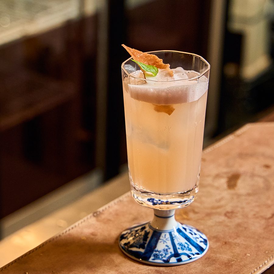 A close-up of a Mossic cocktail, served at Craftroom in Osaka.