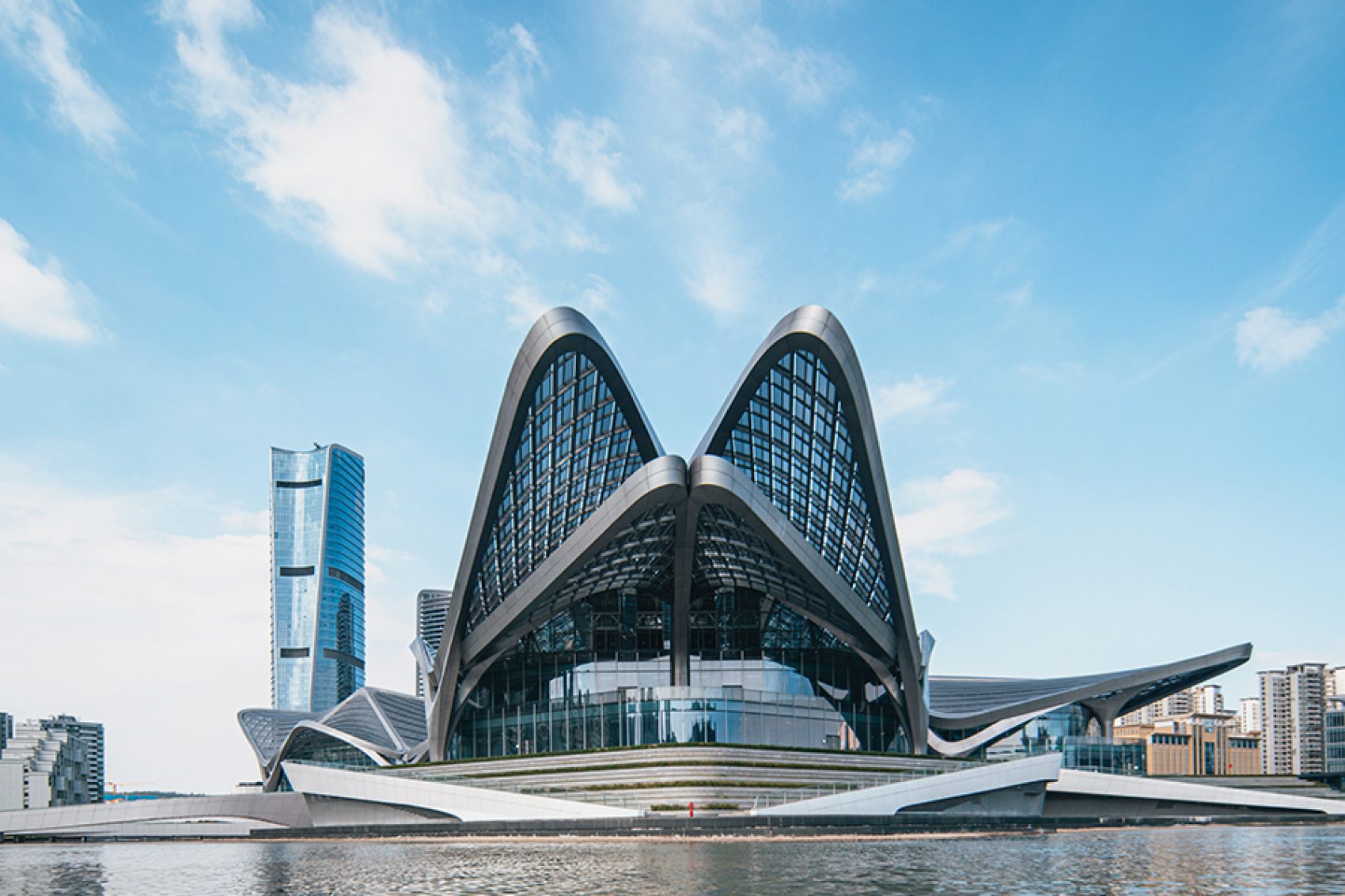 Zhuhai: Zhuhai Jinwan Art Center exhibition