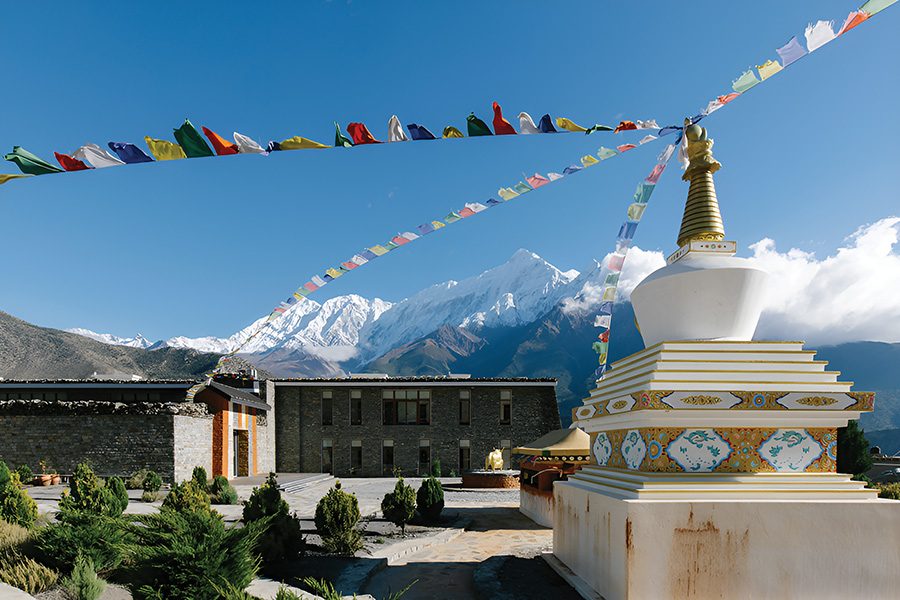 Shinta Mani, Mustang entrance
