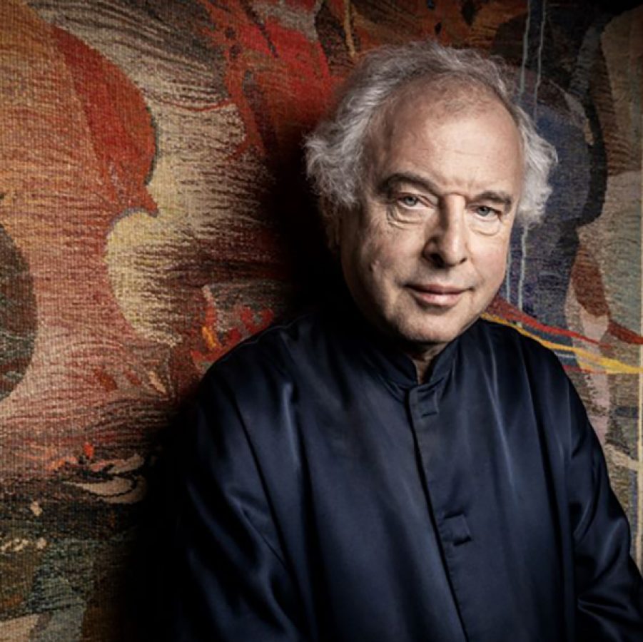 Portrait photo of musician Sir András Schiff. 