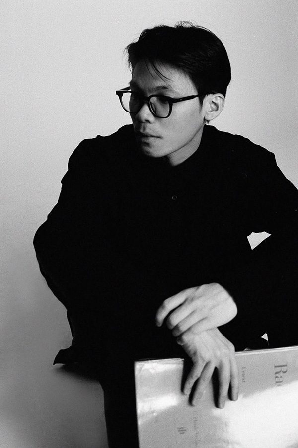 The pianist William, in black and white.