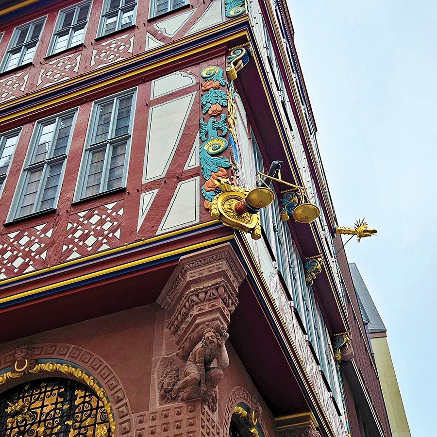 The Goldene Waage building in Neue Altstadt