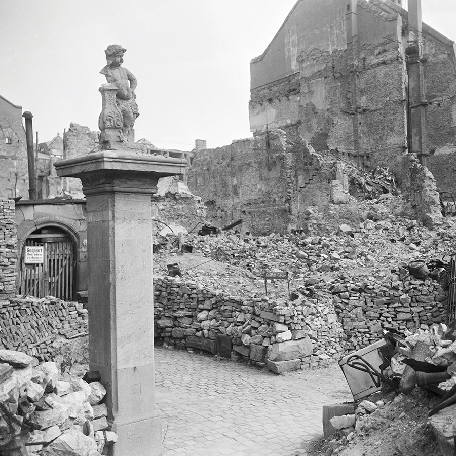 Historical view of Frankfurt’s old town after the bombing