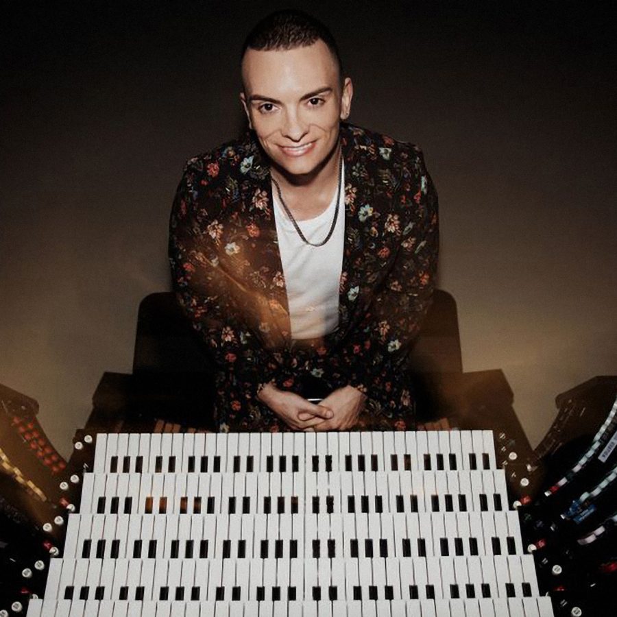 Cameron Carpenter seated at his organ.