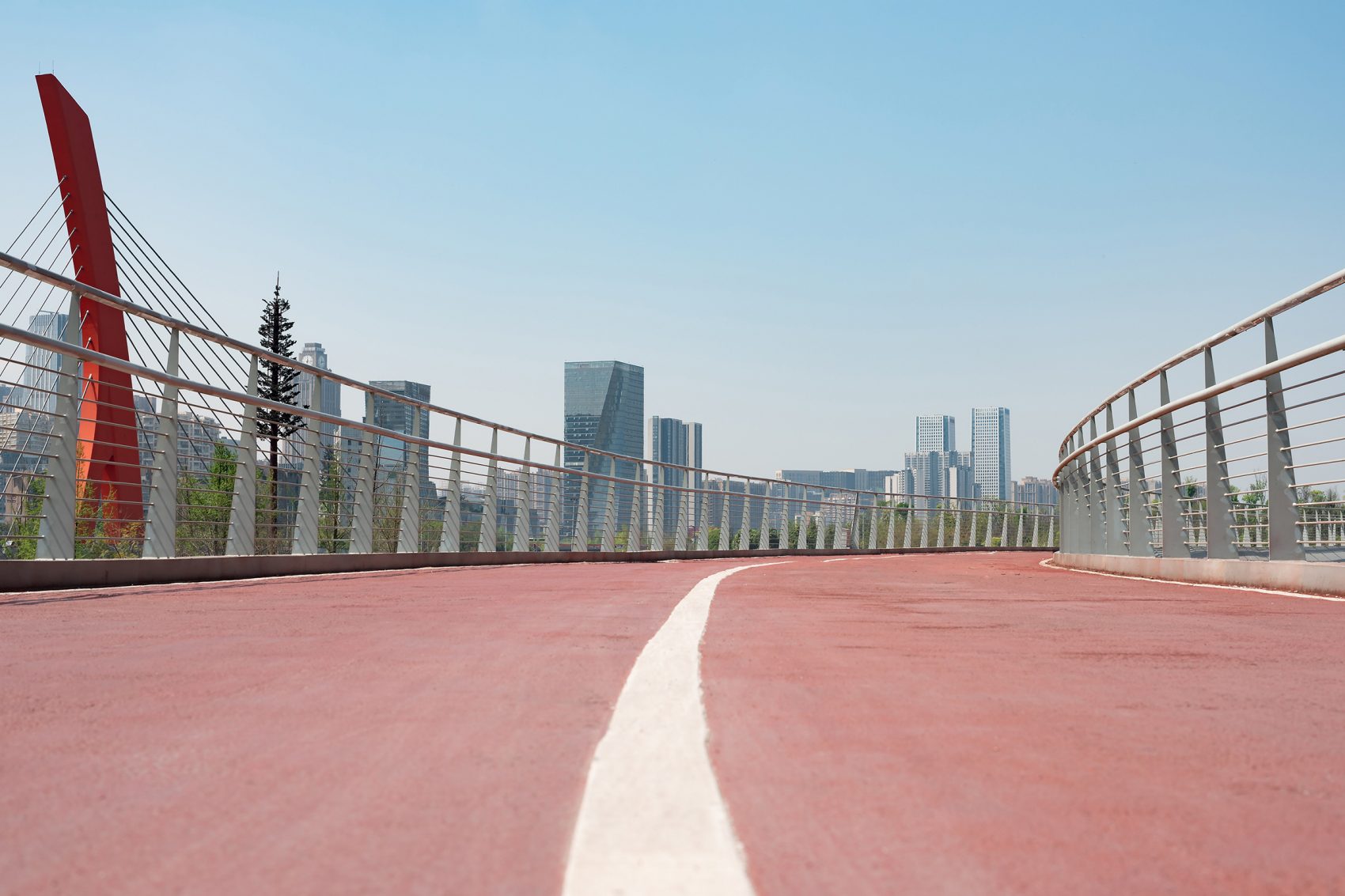 Ride a bicycle on the Tianfu City Ring Ecological Greenway in Chengdu. 