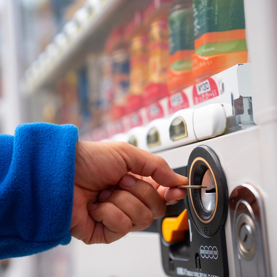 Exploring_the_culture_behind_Japanese_vending_machines-Buying_Drinks-Witthaya_Prasongsin-Gettyimages-1