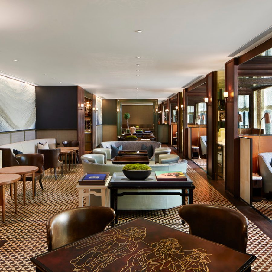 The Manor Club located on the 40th floor of Rosewood Hong Kong is tastefully decorated with refined furnishings and artwork.