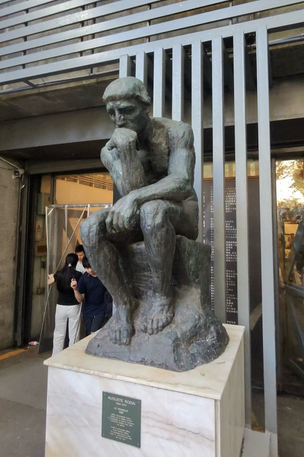 A replica of Rodin’s sculpture ‘The Thinker’ outside Librairie Avant-Garde in Nanjing.