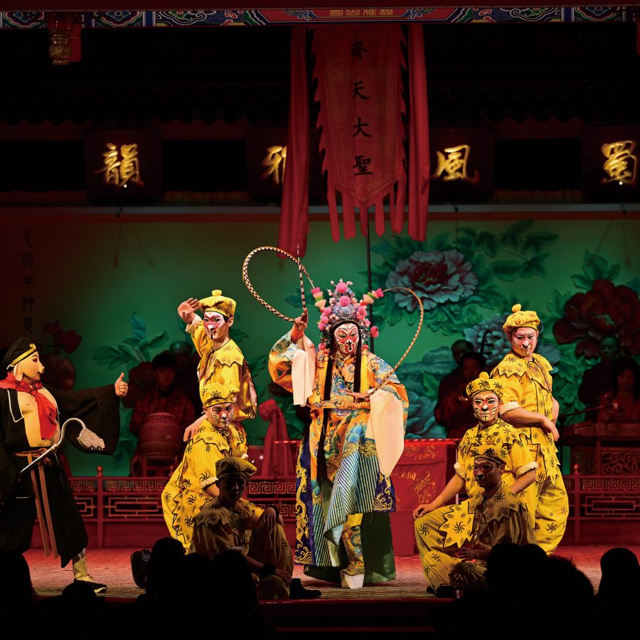 A bian lian performance at Shu Feng Ya Yun in Sichuan.
