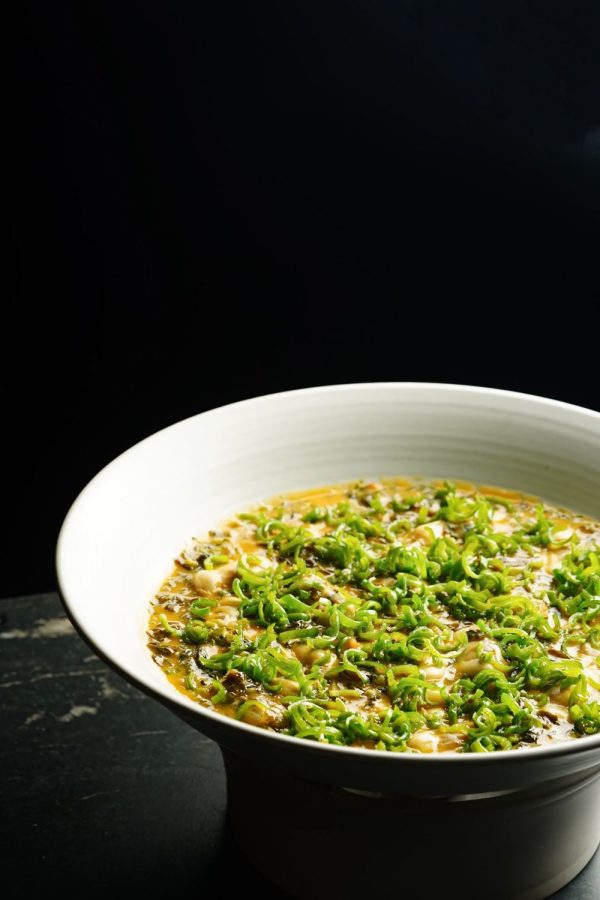 An intricate dish from Guiyu.