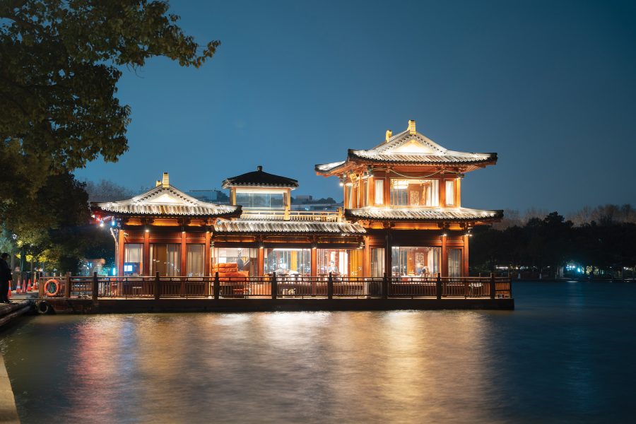Exterior view of a teahouse in a traditional building on Hangzhou’s West Lake.
