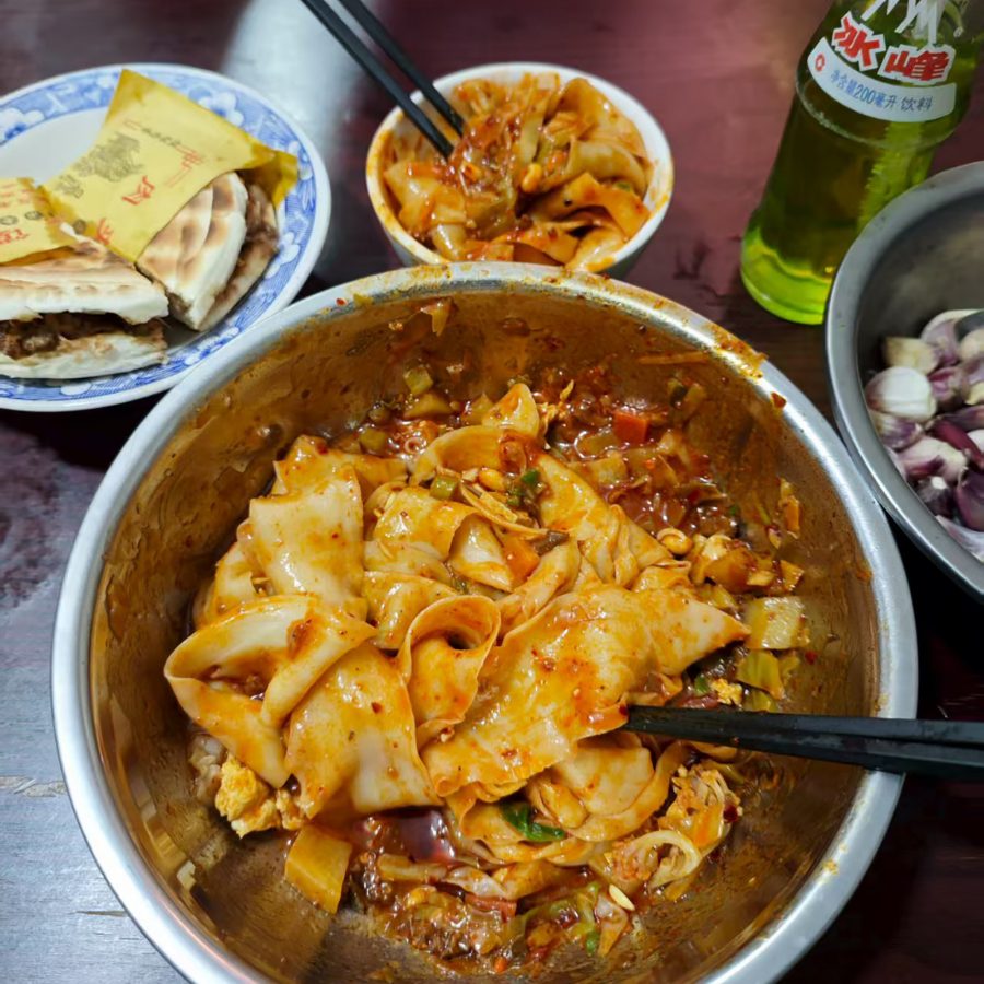 A bowl of youpo mian being served at Fanling Youpo Mian in Xi’an.