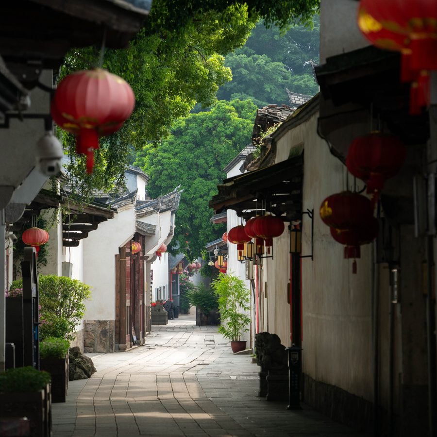 A narrow alley with red lanterns in Fuzhou’s Sanfang Qixiang.