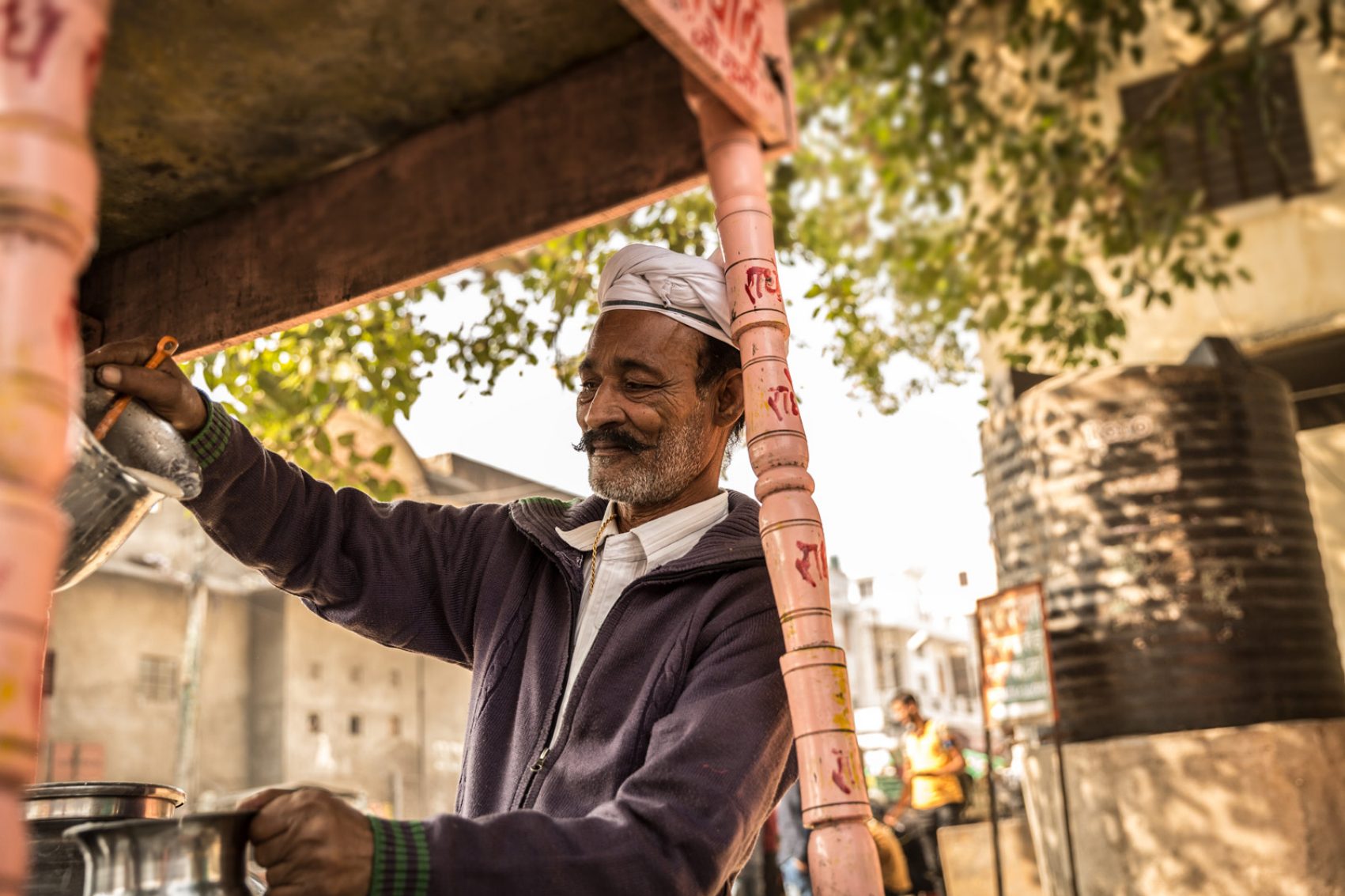 A chai wallah in India. Credit: iStock
