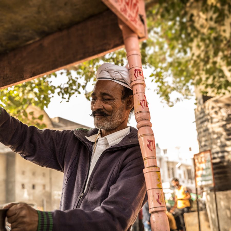 A chai wallah in India. Credit: iStock
