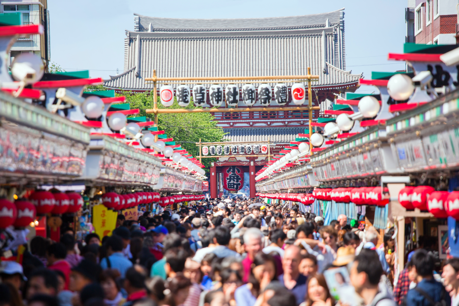 TURN SUMMER HEAT INTO MORE TRAVEL REWARDS Plan your trip with Cathay travel partners Unlock bonus miles and flash offers