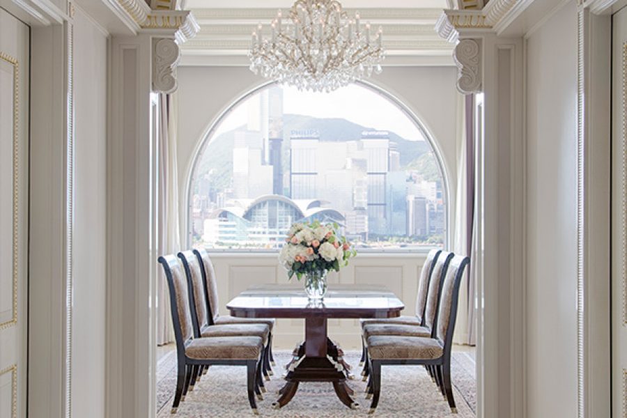 Peninsula Hong Kong: interior of dining room