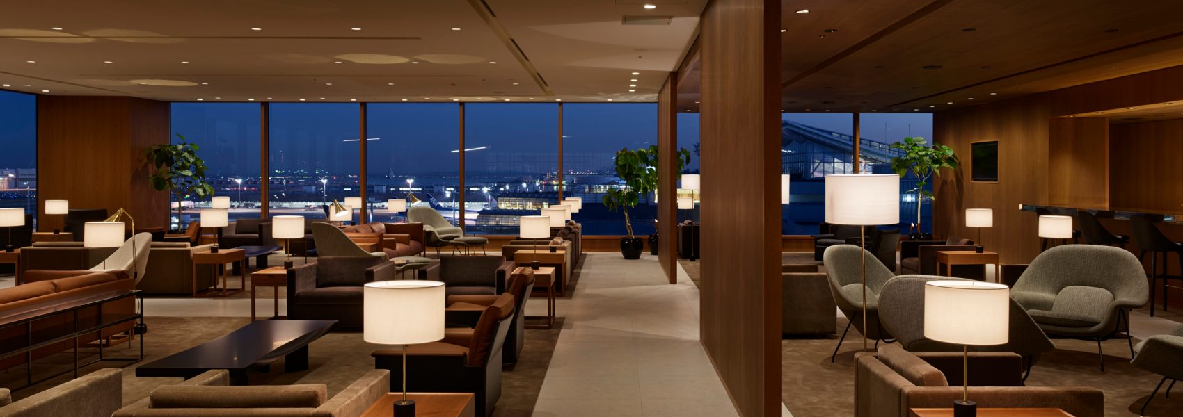 Cathay Pacific lounge - Haneda