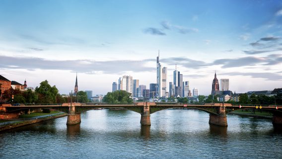 flights from new zealand to frankfurt