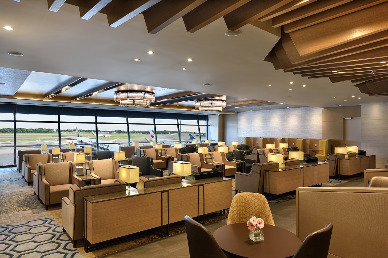 plaza-premium-lounge_SIN_2400x1600.jpg